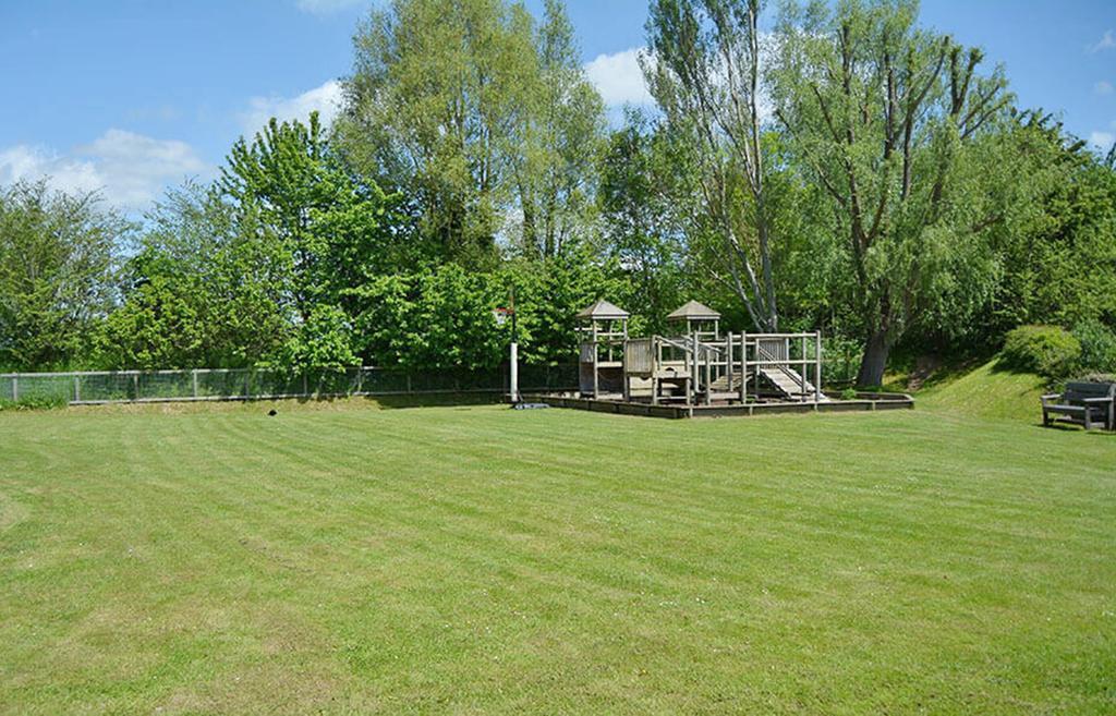 Caterina Lake Lodge South Cerney Exteriér fotografie